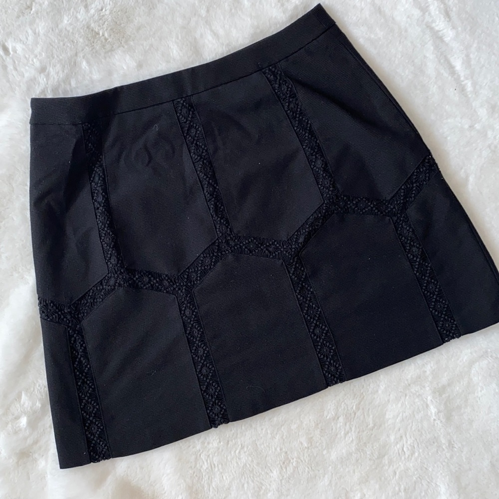 💃🏽 Banana Republic Embroidered Skirt